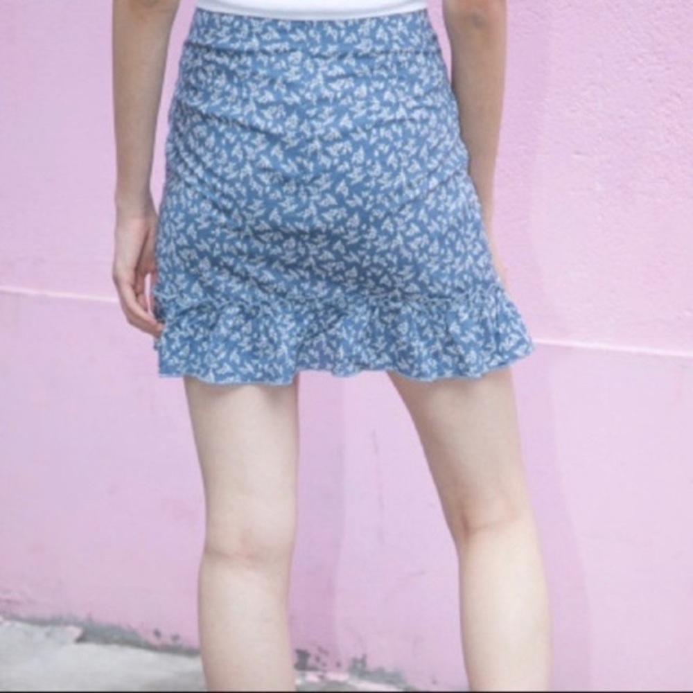 Brandy Melville Cara Ruffle Skirt NWOT